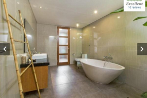 Family three bed room neil villa private pool